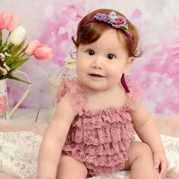 🎀 Dusty Rose Lace Photo shoot or Birthday Romper - Picture 3 of 10